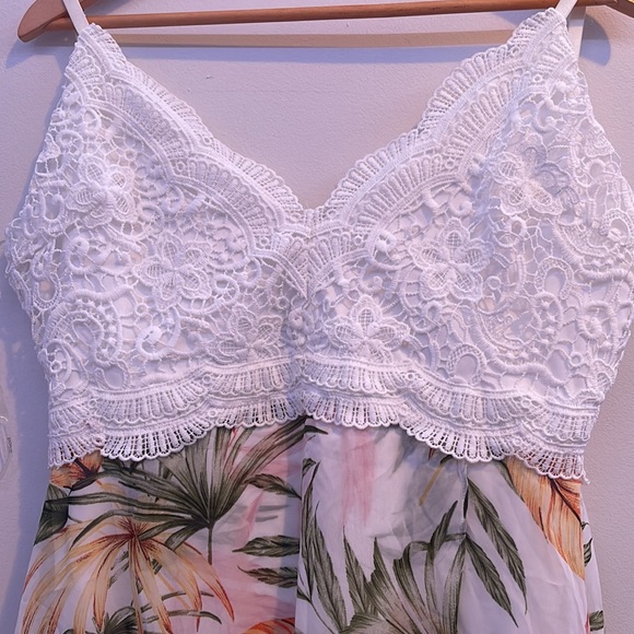 Beautiful dress short from the front and long in the back - Picture 6 of 8